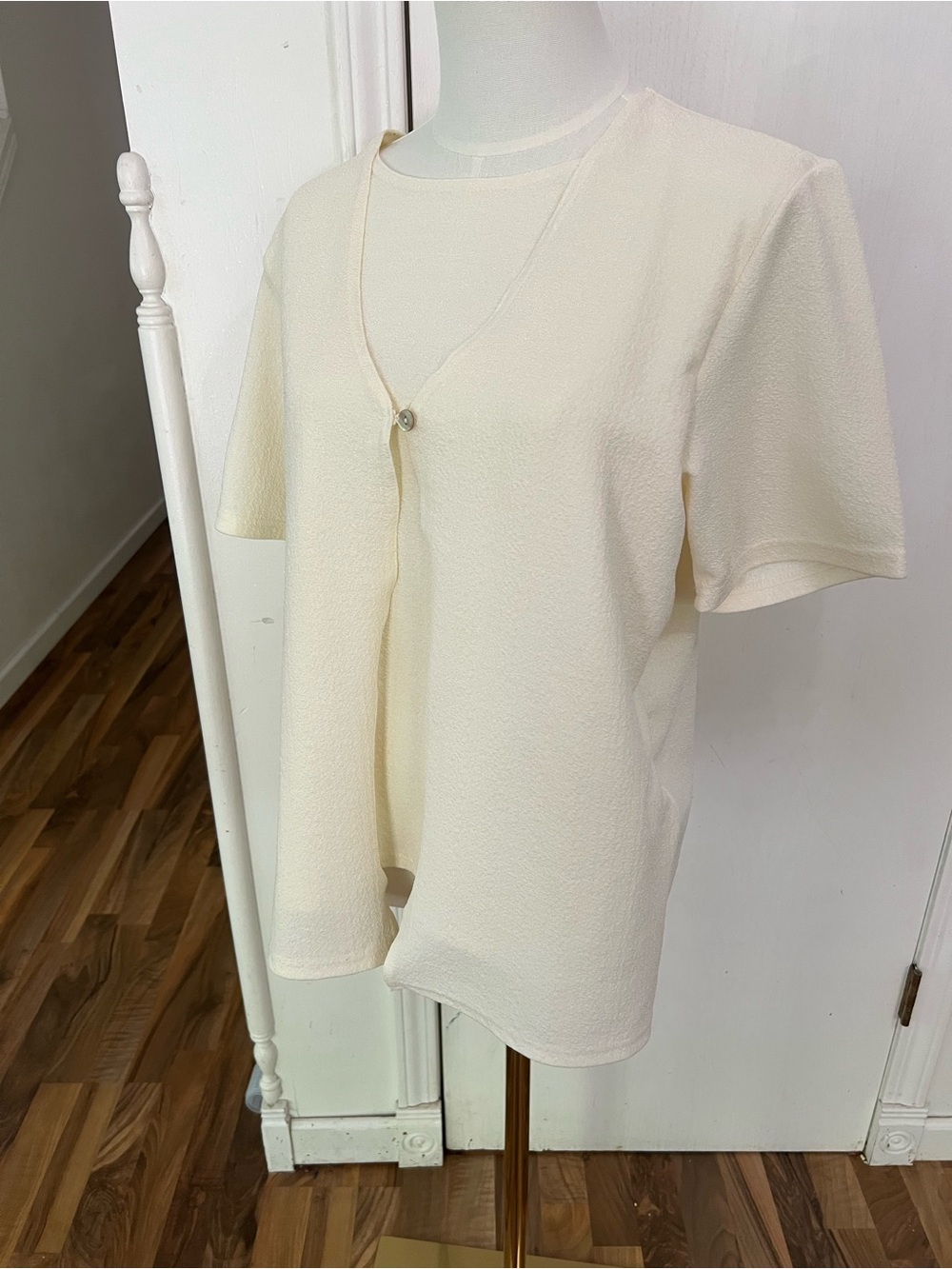 Sag Harbor Cream Vintage Layered Front Short-Sleeve Shirt / Set, Medium